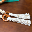 Colar Decorativo De Mesa em Madeira Cordão para Bandeja Sala Estilo Boho ( mede 1.08 a 1.10 m aproximadamente)