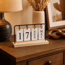 Calendário de Mesa Permanente com Plaquinhas Decorativo Luxo em Madeira Dourado Preto para Escritório Casa